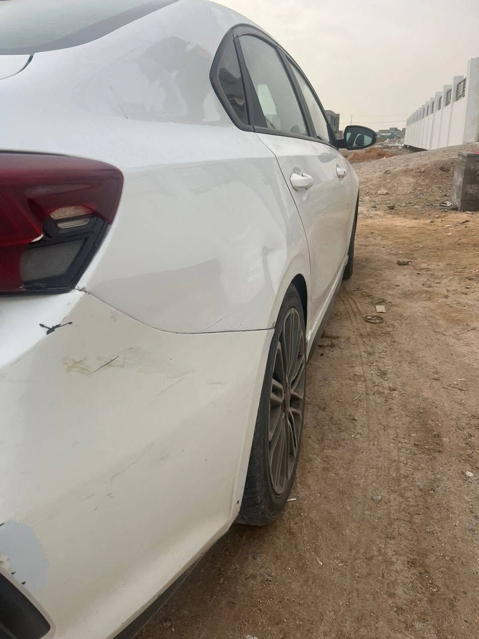 يا الله
سلام عليكم ورحمة الله وبركاته
KIA FORTE GT تجي أعلى 
موديل:2021
وارد: أمريكي 
الرقم: بغداد خصوصي باسمي تحويل ثاني يوم
ماشيه:52 الف ميل و قابل للزيادة

مواصفات فول الفول ١/١

المواصفات :-
-محرك 1.6 تيربو 
بقوة 205 حصان🐎 
-كير dct دبل كلچ 7 نمر 
-فتحه سقف
-بصمه تشغيل وبصمه ابواب
-كشنات جلد مختم GT 
-دشبول وستيرن مختم GT
-حساسات خلفيه 
-رادارات 360 درجه 
-نقطه عمياء 
-قياده ذاتيه 
-كشن السائق كهرباء
-اكزوز رياضي 
-طلقات اكزوز
-انضمه قيادي عاديه وسبورت وسمارت  
-تدفئه تبريد الكشنات  
-اضائه داخليه
-شاشه بلاديه تدعم اندويد اوتو وكار بلي  

أمانة الله ورسوله السيارة نظيفة على أيدي لا متعبها و مداريها دهن و بانزين سيارة على أيدي وين ما يعجبك تفحص تشلع عيوني كير و محرك و حداديه كولها مكفولات شرط بس الي بالصورة حادثها مبدل قبغ صندوق و شويه من الجاملغ
و انطيك بيها تراي للبصرة 
سعرها: 155 ورقه و بيها مجال بسيط 
مكان السيارة: بغداد
للاستفسار الاتصال :
***********
تحياتي الكم 👍.
