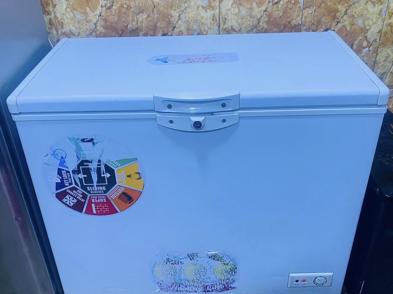 مجمده 15 قدم تجميد شوفت عينكم خير من الله سعرها 250
ثلاجه الجي حجم متوسط سعرها 150

مبرده نسمه استعمال سبوع فقط اخر ايام الصيف اجتني سعرها 275

عنواني نجف حي الهنديه 
رقمي بي واتساب 

***********
