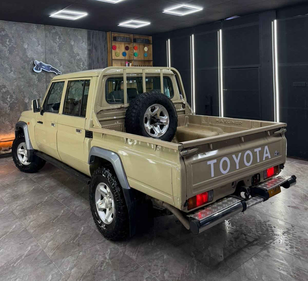 تۆیۆتا لاندکروزەر  1991 کامل کراوە بە 2015 
مەکینەی ٤.٥ کابرێتەر
ژێری کراوە بە ٢٠١٥ 
٤ تایەو ويلی لۆکی لەژێرایە
زۆر تازە ماوەتەوە یەک دینار مەسرەفی تیانیە
هەموو گیانی بەشەرت

سعر : لە کۆمێنت داوای بکە ڕاستەوخۆ بۆت دێت 🤖 

سەیارەکە ئاڕمە مالی دۆستە
شوێن سلێمانی

ژمارەی خاوەنەکەی 
***********
وەتسئاپ
