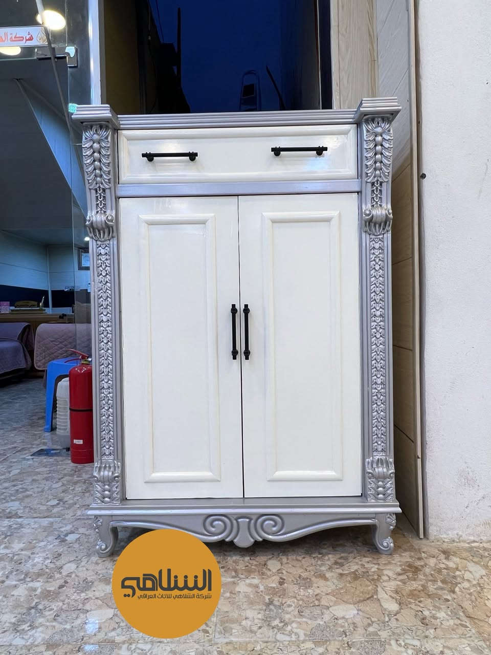 موديل سديل

نجارة عراقية 100‎%‎ 

ضمن وجبة الدرجة الممتازة 

ضمن وجبة الاصباغ البوية 

السعر 3 ملايين و400 الف فقط 

غرفة 6 ابواب طابقين محلق 

تتكون من 10 قطع

ارتفاع الكنتور 255سم

عرض الكنتور 368سم

عرض الكنتور مع زاوية ضلع واحد 472سم

السرير بلوك بورد الماني 

طابورية جلوس اضافية 

شركة الشلاهي للأثاث العراقي 

العنوان محافظة واسط قضاء العزيزية قرب كراج بغداد 

خدمة التوصيل والشد مجاناً الى جميع محافظات 
العراق

خدمة استبدال الغرف القديمة بالجديدة مع الاتفاق على الفرق 

خدمة الصيانة ما بعد البيع لمدة سنتين مجاناً 

***********

***********
