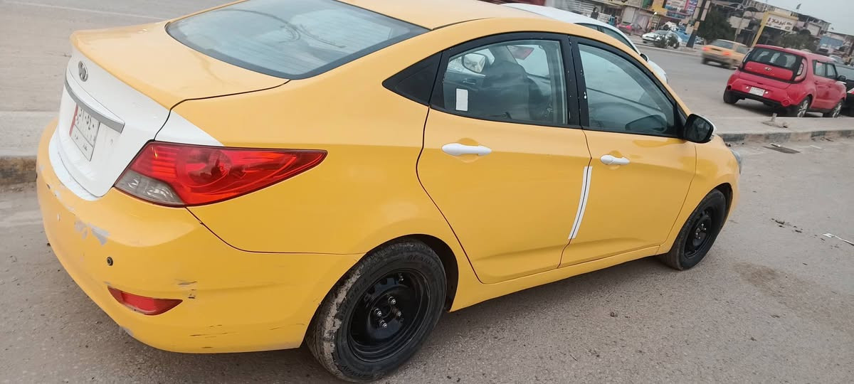 سلام عليكم اكسنت موديل 2012 خليجيه مكفولة من الضربه بس بنيد مبدل مكينه 1600 دوش سياره جاهزه كير ومكينه وحداديه تخم تاير تبريد كله جديد تحويل ثاني يوم سنويه 28 مصفره هيئه غرامات مكانها حله بابل نادر السعر 78 وبيها مجال ***********
