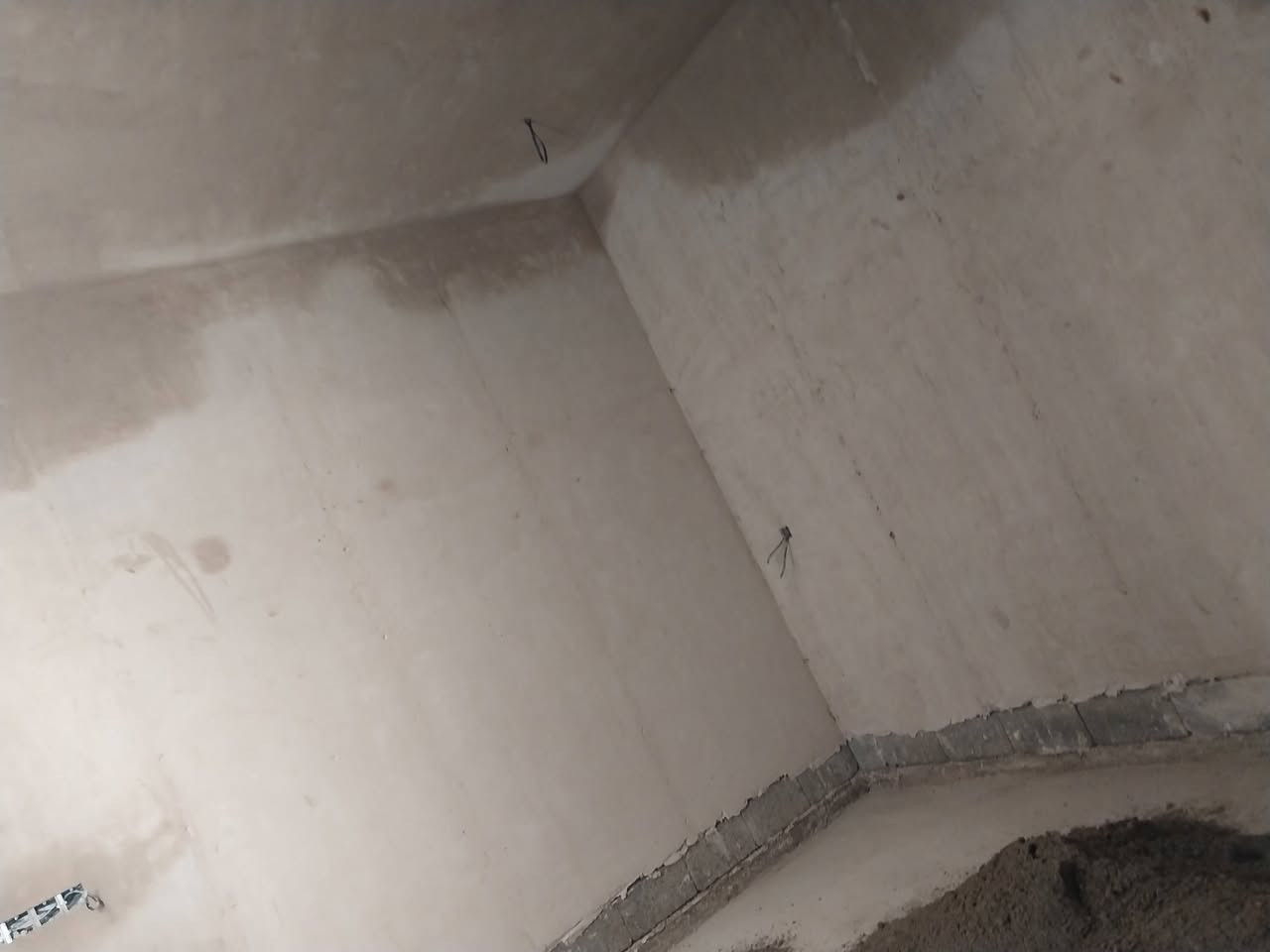 نعمل جص وبورك وسمنت شغل درجه اولى كادر كامل سرعه بالعمل مكاني بعقوبه للاستفسار اتصل بالرقم ***********
