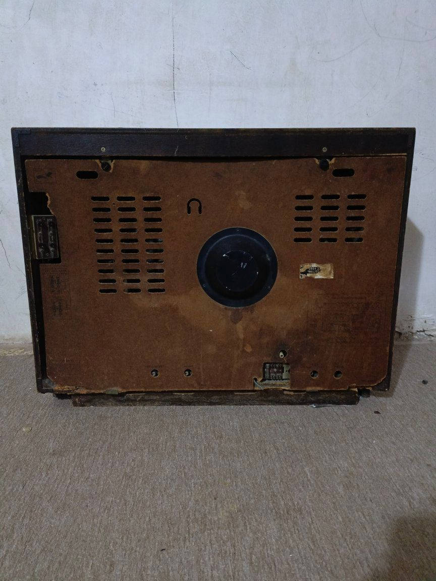 تلفزيون عاطل السعر100الف توصيل بس داخل الموصل فقط للاستفسار الاتصال على الرقم ***********
