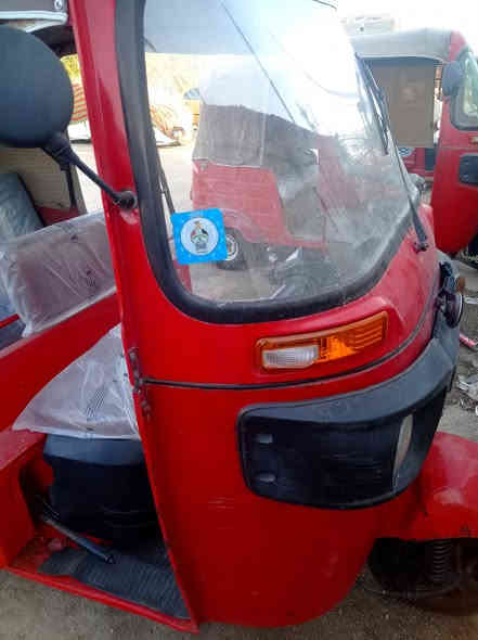 سلام عليكم شباب تكتك باجاج رقم وسنويه تحويل مباشر موديل 18 طالع بل عشرين نضيفه مابيه  خياس السعر 4و 500وبيه مجال الاستفسار ***********
