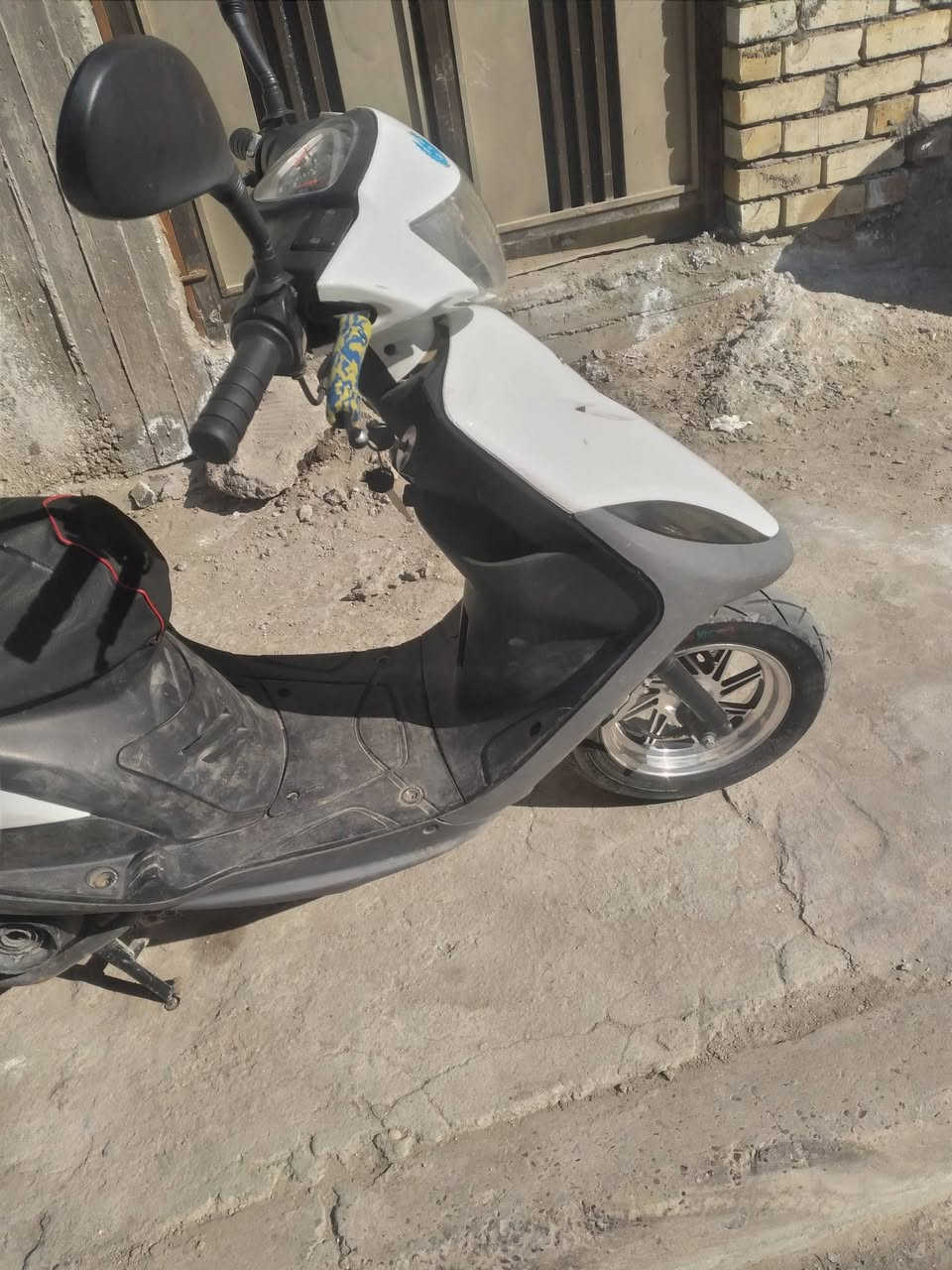 ماكس عدله نضيفه محرك ناعم شلعه معد كهربائيّة كلها شغاله سلف هندر بيها امبي ثري وياها هديه سعره 550 بيها مجال قليل حك جيه بغداد الحبيبه قرب وليد ابو الكص ***********
