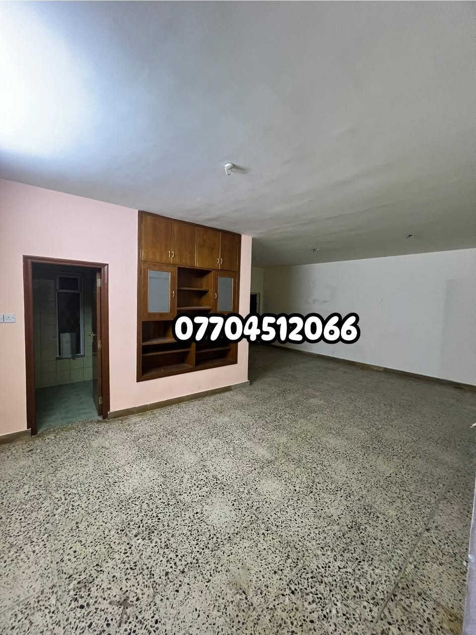 للايجار في السيديه
#بيت مساحه 300 م نضيف جدا موقع مميز

محتويات العقار ⬇️

4 غرف نوم كبار من ضمنهم ماستر +صاله كبيره سويت +هول داخلي واسع 

وخدمات عدد 3 

وكراج وحديقه

للاستفسار

***********

***********

واتساب
