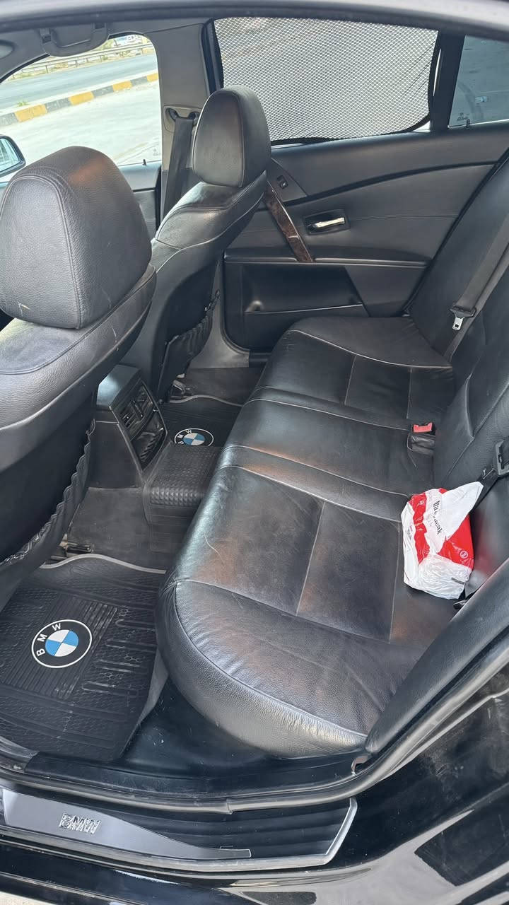 للبيع E60 525i 2004 

محرك المرغوب مال صقر دبل فانوس 

كير عادي 7 نمر مع البك 

تبريد ثلج  ، تدفئة ، كشنات هيتر 

داخل صاج ، دركه M ، كروز سرعة ، تحكمات ستيرن 

وبعد كثير مواصفات معروفة هل موديل 

السيارة قطعة واحدة صبغ فقط 

كير محرك كهربائيات شرط و بلادي 

رقم اربيل سنوية تسقط 2030 

السعر 106$ بيها مجال بسيط 

للتواصل والاستفسار على رقم 

***********
