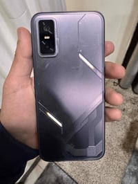 انفنكس GT30 برو • ٢٥٦/٢٤ • شاشة فيها خط