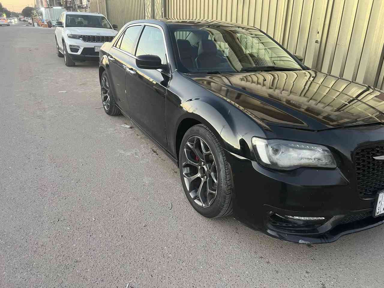 السلام عليكم
اوباما 15 معلايه 18

رقم قادسيه انكليزي
سياره بيها خمس قطع صبغ
فول مواصفات عدى الفتحه
كير محرك حداديه تبريد تدفئه
كامره ويل 20طخم تاير
سياره جاهزه وخير من الله
السعر 145 وبيها مجال قليل
مكان محافظه ميسان 
تلفون ***********
