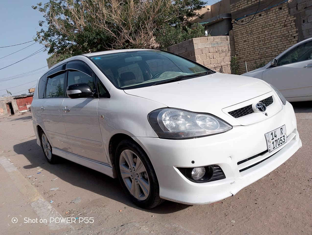 سلام عليكم. للبيع ابسم مديل 2001 محدثة بلكامل فول  مواصفات كامرات وحساسات تحكم استيرن اشاير بلمري
مكفول ضربه وصبغ وعيب شرعي تخم تاير ويل كب جديد
حدادية خلفي امامي كله جديد مكينه وكير كفالة  فتحتين السياره سيارة احلة من الصور
 ( السيارة فورويل ومحولة بلكامل توويل)  
السعر 122 وبيها مجال العنوان بصره خور الزبير.
 للاستفسار انتصل وتدلل ***********
