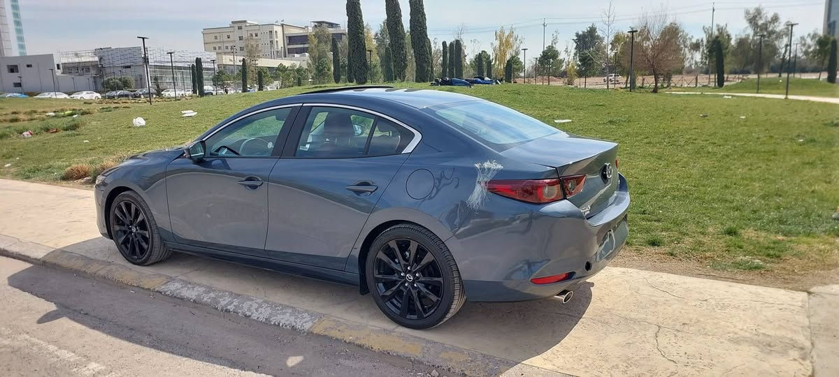 مازدا 3 
مودیل 2023 
قەپات مواسەفات 
ناو سۆر 
سیلاد 
بەسمە 
شەغال 
شاشە 
رادار پێش و پشت 
ناو جلد 
کوشن هیتەر 
وایەرلێس چارجەر 
لێدران 
تەنها قەپاغ سندوق بۆیاغە 
کەمێک بونیت PDR 
بێ ئیرباگ و داغیلی 
ژمارە کاتی 3 مانگ 
سعری 163 وەرەقە 
شوێن هەولێر 
***********
*********** أربيل, العراق
