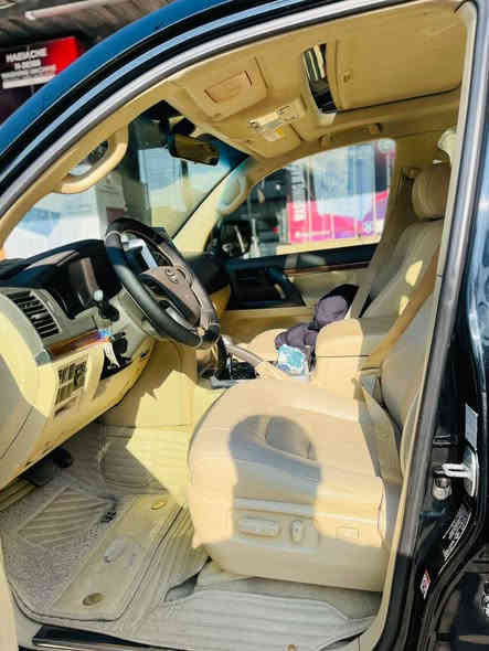 تويوتا لاندكروزر 2016 مواسەفات GXR-V8
كامل گوراوه بو 2021
فول المواصفات 
سلايد سلاجه
كشن كاره با
رقم و سه نه وى ژينگه نوييه 
جوار تاييه نويييه
ته نها دوو تعديلي بجو كي هه يه 

سـعـر : لە کۆمێنت داوابکە ڕاستەوخۆ بۆت دێت 📥 

گێر و مەکیەنەی بەشەرت 
هیچ کێشەیەکی تێدا نییە 

ژمارەی خاوەنەکەی 
***********
