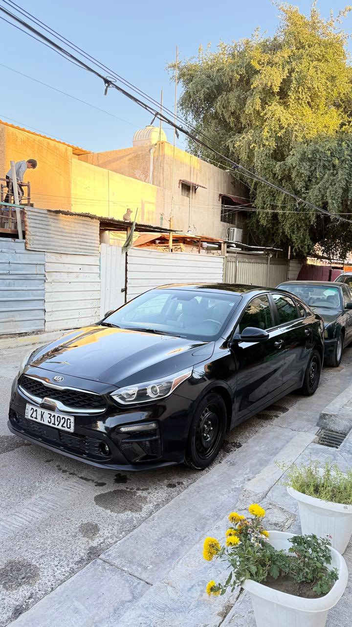 كيا فورتي 2021 للبيع فقط
سياره نص فول تحكم ستيرن سياقه ذاتيه مانع تصادم 
ماشيه 115ميل 
حادثها بارد بل بنيد فقط
وبيها بارد بل باب فقط سياره كامله تخم تاير سياره بدون قطره صبغ بدون اي تبديل 
كامله من كل نواحي رقم سليمانيه بأسمي 
صدر جديد كير مكينه خير من الله 
رقمي ***********
غير متواجد في الفيس 
سعر 143 وبيها مجال
