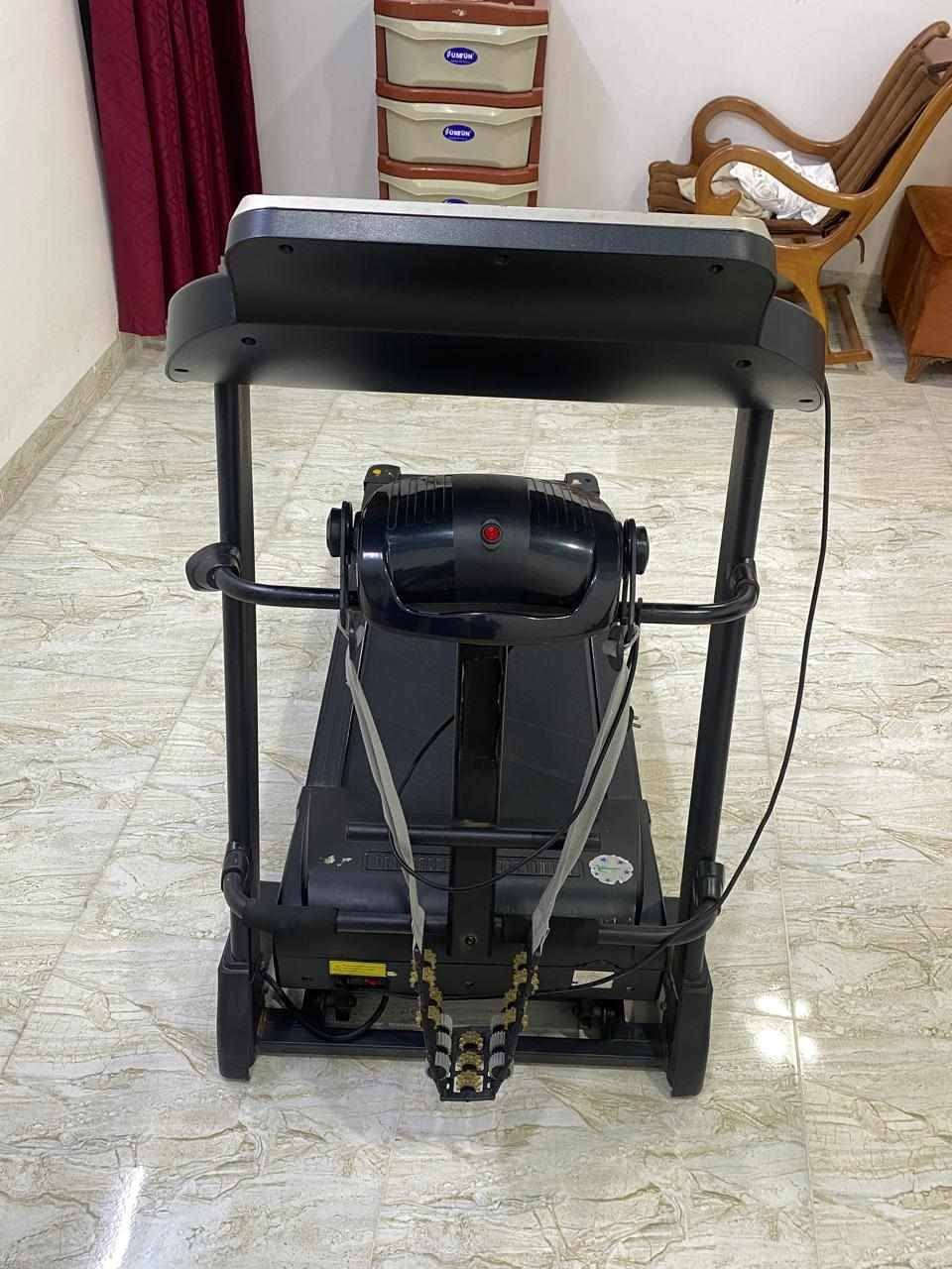 جهاز ركض شناو جهاز نضيف
بي شاشه رقميه تعرض السرعه والسعرات الحراريه والوقت والمسافه 
سعر 275 
عنوان موصل ايسر حي الكندي 
***********
