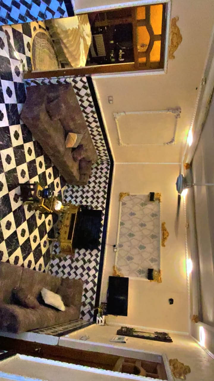 بيت للبيع مساحته البيت 150  منطقه حي الشهداء البيت موقعه ع حديقه موقعه حلوه
علمآ البيت رقم كامله معاملته طلب وزير 

بيت جاهز 

يحتوي 

غرفتين 

صاله 

أستقبال 

حمام داخلي 

حمام خارجي وتواليت 

*********** الاتصال
