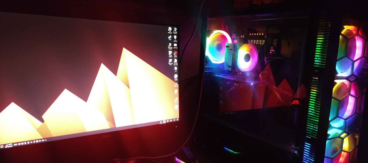 السلام عليكم

 حاسبتي الشخصية للبيع سبب البيع محتاج فلوس
حاسبة كاملة من كلشي بس تعال ولعب
للتنبيه الحاسبة جديدة ما صارلي شهرين من جمعتها

============================

الموصفات

معالج = Intel(R) Xeon(R) CPU E5-2680 v3 @ 2.50GHz

مذربورد = MACHINIST (X99 PR9)

كرت الشاشة = AMD Radeon RX 580 8GB

رامات = DDR4 32gb-2400hz 

بور سبلاي =  500واط

كيس Fantech HEXA XL CG82  اربع فانات

هارد 1 = ssd 512gb 

هارد 2 =HDD 500gb

بيها هارد m.2 4TB بس مو حقيقي المساحة الحقيقة 128gb

شاشة = HP 1080p 24انش
==========
كلشي جربت بهاي الحاسبة  جميع انوع العاب الموجود هسة  عندك هم برامج الشغل من الثقيل الى الخفيف 
عندك هواي العاب عندي فيديوهات مسجلة لو تريد تجي اتشوف ابيدك ماكو مشكلة  
الحاسبة  كلش حلوة لو ما محتاج ما ابيعها
====
السعر ٤٠٠.٠٠٠ الف 
====
شباب انا مطلوب فلوس ٤٠٠.٠٠٠ الف  اذة تكول اهواي هاي كاملة بس تعال ولعب شاشة وكلشي

موقعي = البصرة خور الزبير 

افظل تجي تاخذها بيدك احسن موجود توصيل بس افظل انت تجي تاخذها وعندك ضمان من عندي اسبوع كامل جرب كلشي بيها واذة شي مو صحيح انا بل خدمة

رقم التواصل 
*********** الزبير, البصرة
