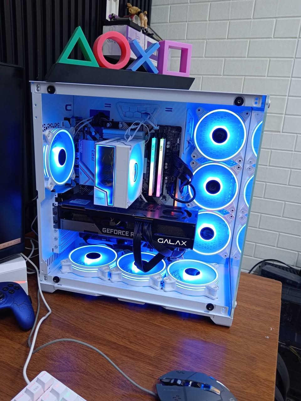 مراوس ابطح شعندك نزل مكاني البصره موصفات pc مواصفات تجميعة الكمبيوتر الاحترافية:
المعالج (CPU): Intel Core i5-12400F.
​كارت الشاشة (GPU): GALAX GeForce RTX 3080 (إصدار 3 مراوح تبريد).
​المذربورد (Motherboard): ASRock B760 Pro RS/D4 (تدعم رامات DDR4).
​باور سبلاي (PSU): MSI MAG A750GL (بقوة 750 واط، شهادة 80+ Gold، يدعم PCIe 5.0).
​مبرد المعالج (CPU Cooler): LovingCool AP-600 (هوائي، 6 أنابيب نحاسية، إضاءة ARGB مع شاشة عرض حرارة).
​الهارد (Storage): Lexar NM620 256GB M.2 NVMe SSD.
​الكيس (Case): كيس بانورامي أبيض احترافي (زجاج أمامي وجانبي) مزود بـ 10 مراوح RGB.


**إذا كنت صاحب هذا الإعلان وتريد حذفه لأي سبب، رجاءا أرسل رسالة إلى الدعم الفني**