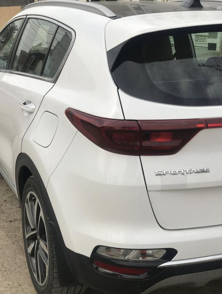 السلام عليكم 
سبورتج 2019 شكل ال 20 رقم اربيل خليجي باسمي ماشيه 110.000 على ايدي
السونار مرفق
مكان السياره ديالى بعقوبه مركز المحافظه
السعر 18000 وبي مجال بسيط
رقم الهاتف***********
