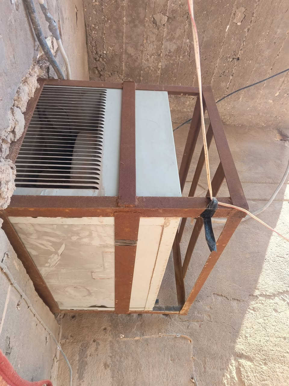 السلام عليكم  مكيف  نوعيه كرافت الابتر نوعيه مضبوطه شرط التبريد ملف نحاس كمبريسر وراديتر تبريده ثلج.   السعر 200   *********** مكاني كربلاء الاطارات
