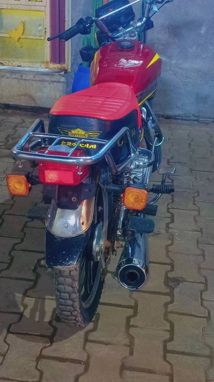 سلام عليكم شباب دراجة حلوة سلف هندر نكرة وحدة كهربائيات كلهةة شغالة صدر شغال موديل 2021جديد نضافة 95/100 دراجةشلعة او معدل مال سغل لا نضوح لا تبخير لا اتنقيص دراجة خير من الله السعر 550بيهة مجال مكاني/ حي اور /او مدينة الصدر ***********
