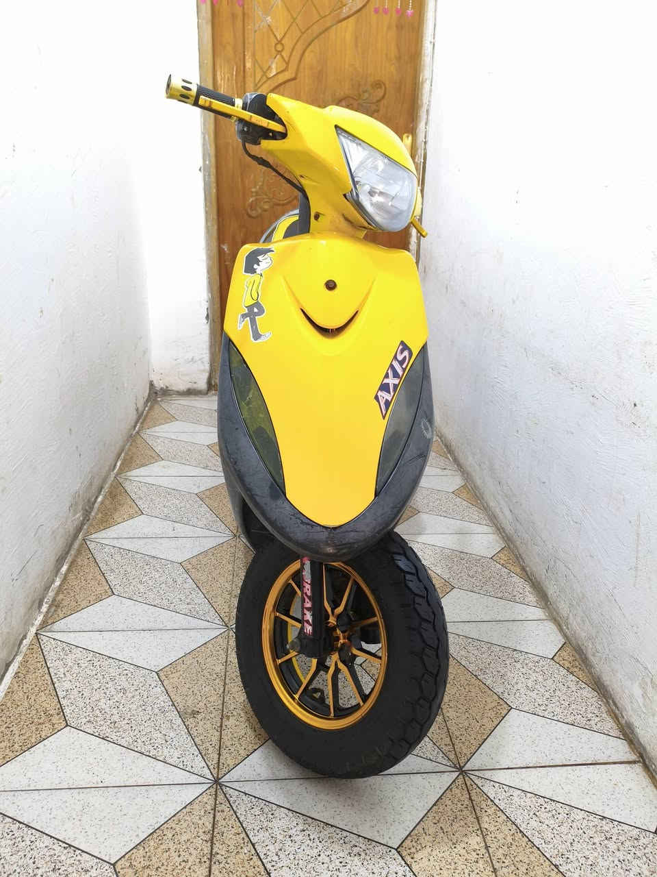 ماكس ياباني جديده كلها شغاله سلف هندر اشاير سكنات ما مفتوحه مشي نهضه خير من الله  بوشه 49 ابلاديه كلها امزوده لايت عالي وناصي ابو الفان قطره قبق افلاوين ويلكب وتايرات توني شادهن اصابع ابريك كشن يدات كابريته اصليه وتجي واتشوف كفرات اصليه حواضن اصليه ما بيها اي نقص مكان حيانية شارع السيد سعر 650 رقم ***********
