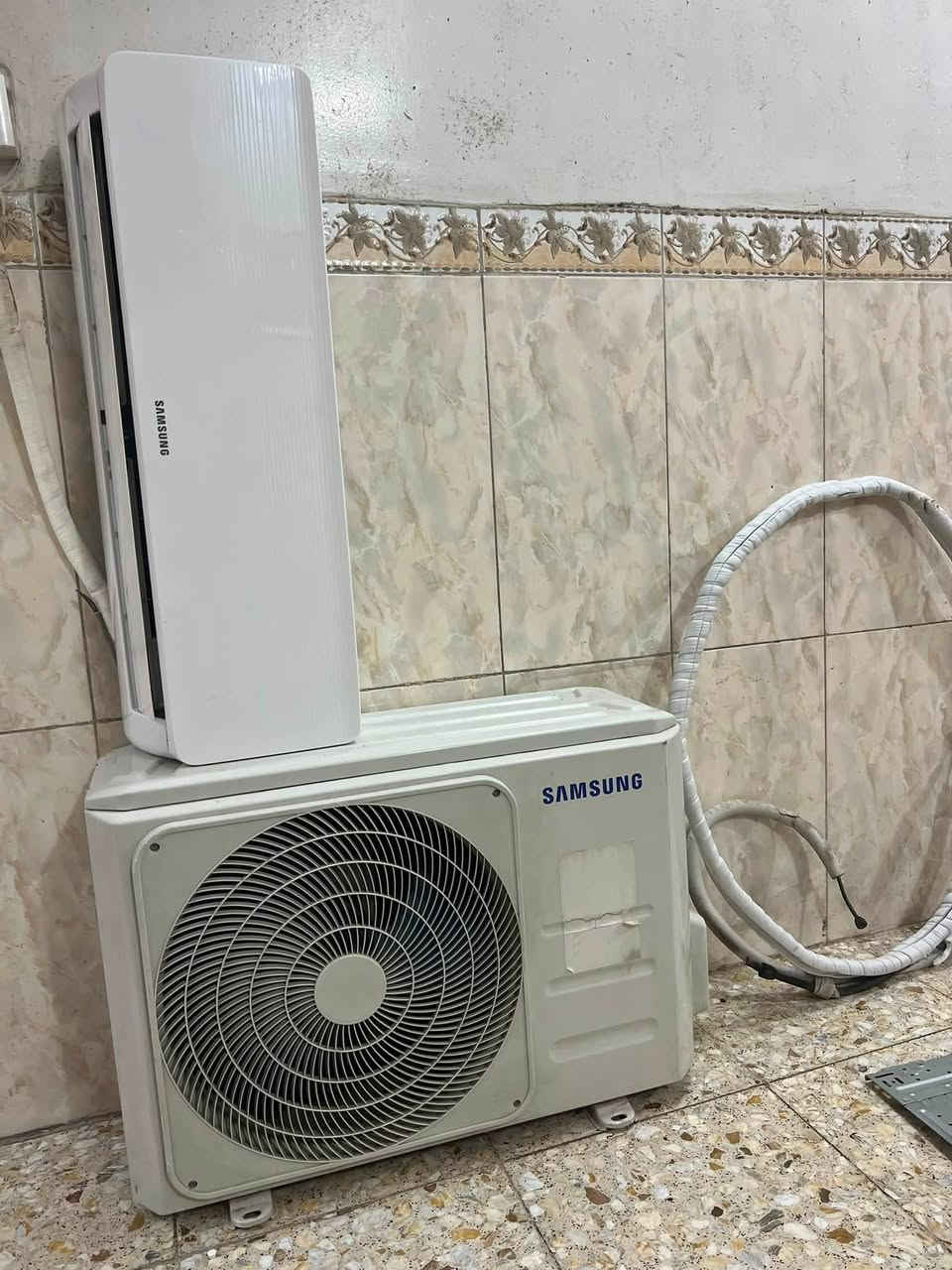 سبلت سامسونك  طن 230سعر لامصلح ولا بي اي مشكله وجديد كما موضح. بغداد رصافه ***********
