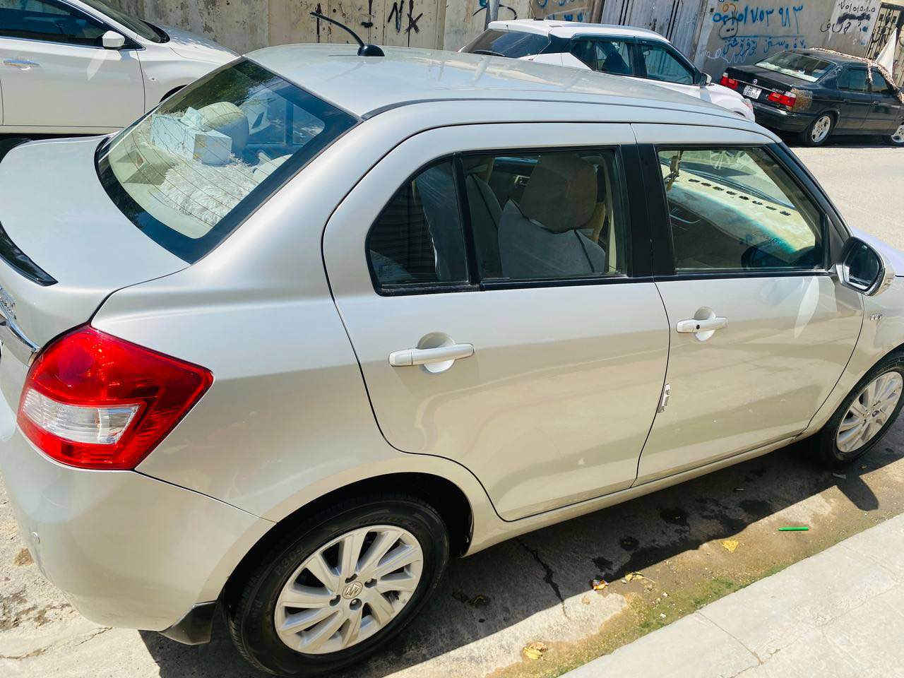 سوزوکی سوئفت دزایر ٢٠١٦
بۆنیت سبوغ یەک بست جاملغ تعدیل هەیە
سنوی رقم نوێیە
بەسمە یەددە بەسمە 
تبرید لەسەر سویج
گێر مکینە شەرت
٣٠ هزار غرامەی لەسەرە
تحویل بەشەرت
نرخی ٨٠$ مجال
What’s app
هەولێر *********** أربيل, العراق
