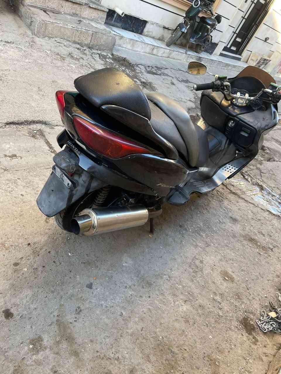 السلام عليكم ٠/٨ عمية بلاد دشبول اصفر دوسات نيكل صالنصة رياضي قطعتين ام الكاتم ومنضومة زنون دراجة مكفولة من النقص شعراية شرط الشلعة ومعدل كفرات شوف العين بصور فقط شخوط بسيطة تريشة بس وحدة نقصها مكاني اعظمية السعر ٨٢٥ للاتصال واتساب موجود ***********
