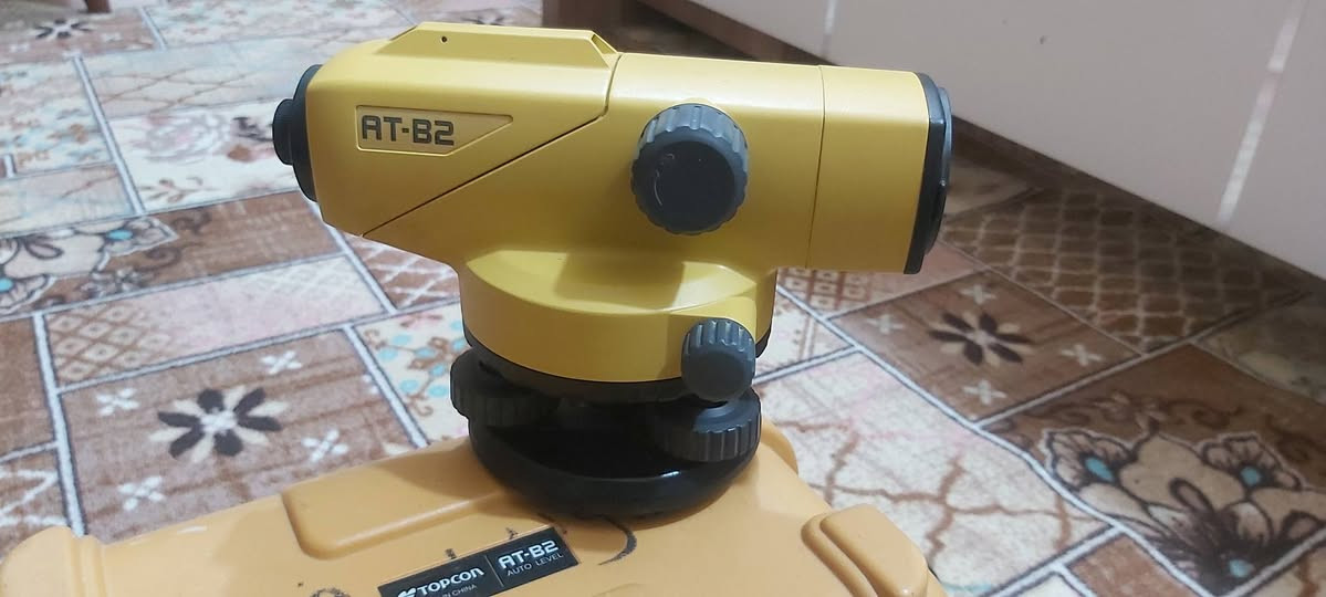 السلام عليكم
متاح 
جهاز Level 
نوع Topcon AT-B2 

هاتف 
***********
