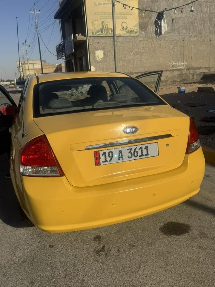 للبيع: كيا سبكترا ٢٠٠٩ 🚗
السيارة نظيفة، جاهزة وجوا الإيد، والتفاصيل بكل وضوح وصراحة:
 الموديل: ٢٠٠٩
 الرقم والسنوية: رقم كربلاء، السنوية باسمي والتحويل مباشر وبدون أي تعقيد.
 التبريد: ثلج وجاهز للصيف ❄️.
 المحرك: بحالة جيدة جداً، بيه تنقيص قليل ونادر جداً بين تبديلة وتبديلة (شي طبيعي وميأثر على الممشى).
 البدي: جاملغ أمامي بيه تصليح.
💰 السعر المطلوب: ٧٧ ورقة (الرقم 
***********
