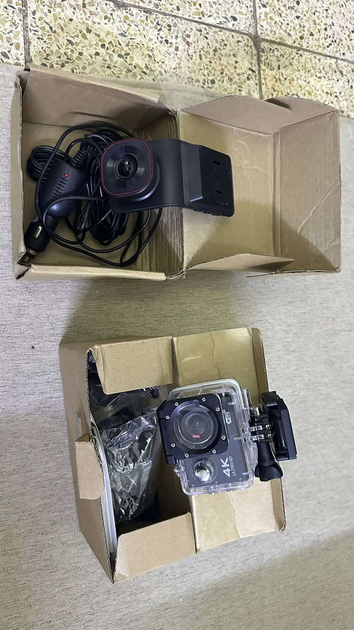 السلام عليكم شباب كامرات ثنين داشكام كاملات هنه وملحقاتهم  شتغلن مباشر وشحن السعر ٣٥ ما عندي توصيل مكاني البلديات خلف ملعب المعارض التواصل خاص


**إذا كنت صاحب هذا الإعلان وتريد حذفه لأي سبب، رجاءا أرسل رسالة إلى الدعم الفني**