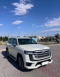تۆیۆتا لاند کروزەر  کروزەر⚜️ 💎مۆدێل ٢٠٢٤  😴٩هەزار ڕۆیشتوە GXR لیمیتید ...
