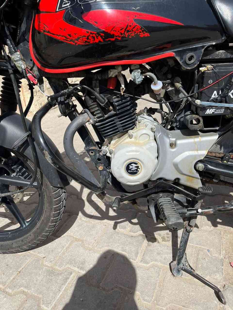 السلام عليكم بوكسر للبيع موديل2023 مرقم بغداد مكينه مكوفله كفاله برغي ممفتوح بيها ودراجه خير من الله بس بيها نواقص خفيفه يرادلها تعديلات جانت متروكه سعر 2500 للتواصل ***********
