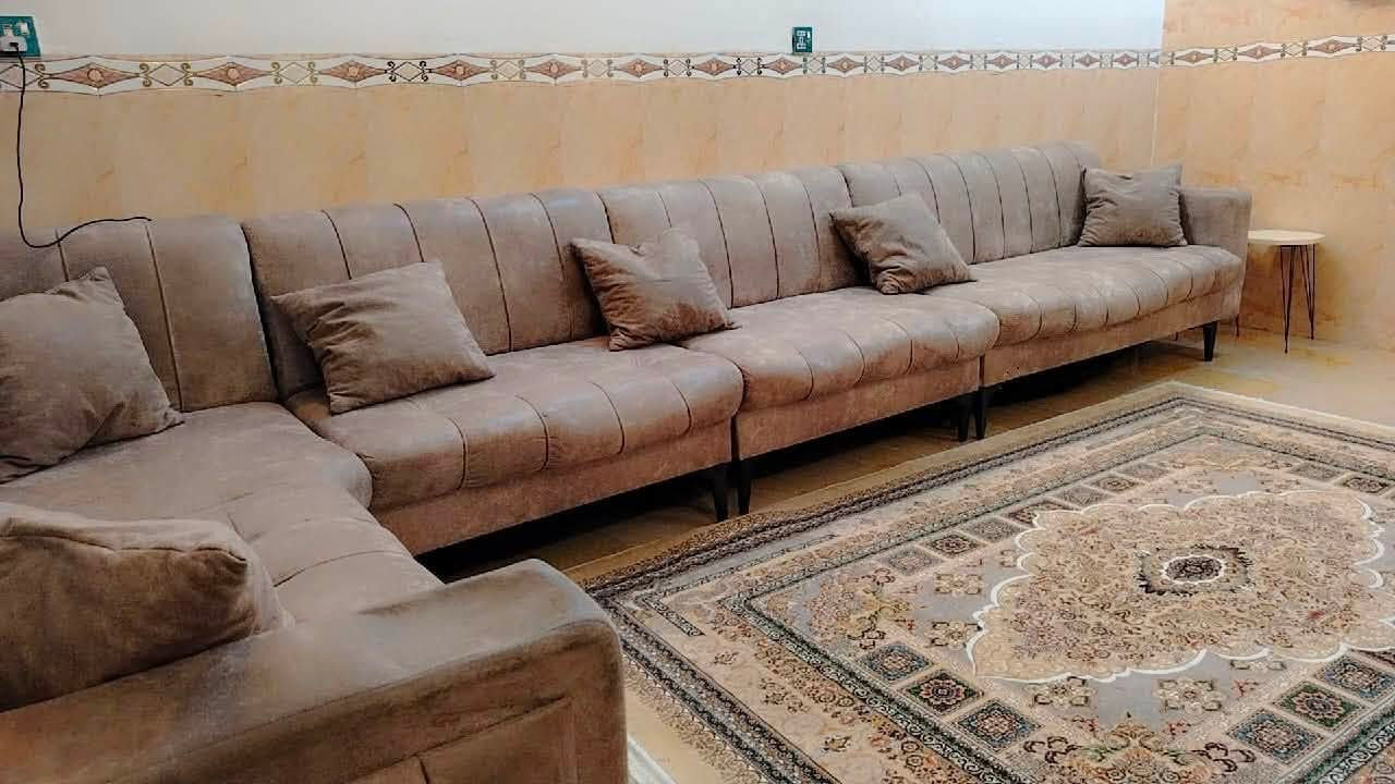 سلام عليكم تخم تفصال قبل سنتين نضافه 75‎%‎ سعره 200 وبي مجال مكاني رئاسه المعلمين ‭***********‬
