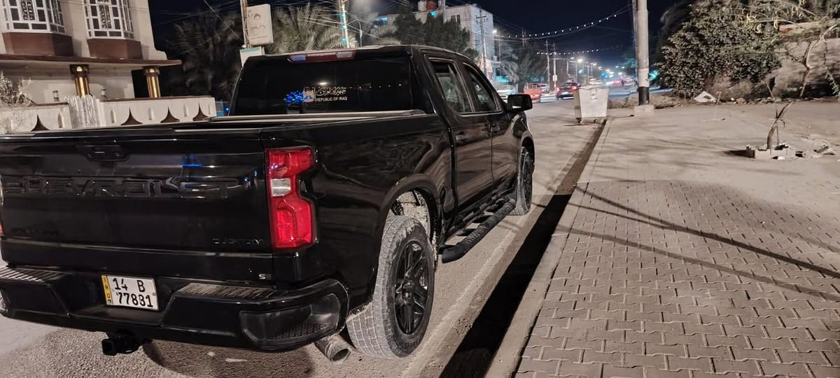 السلام عليكم 
مكلف بالنشر 
للبيع سلفرادو 
السعر 230 $ وبيه مجال 
وارد امريكي حادثه بجم تبديل بنيد + دعاميه
العنوان البصره المدينه 
رقم بصره تحويل
باقي التفاصيل اتصل وبخدمتك 
‭0771 201 5608‬

‭0780 963 5421‬
