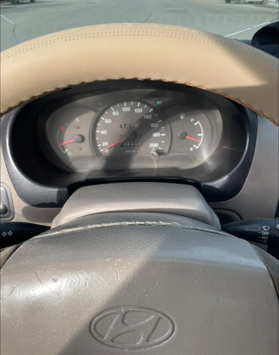 السلام عليكم شباب هونداي فيرنا 2014 سيارة باسمي سنوية جديدة رقم جديدة هيه غرامات كل مصفرة مكينة و كير خير من الله عنواني بغداد شارع فلسطين السعر 65 رقم ***********￼￼
