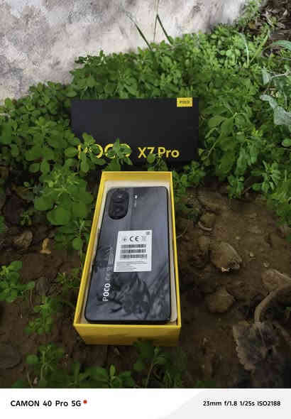 للبيع فقط بوكو اكس 7 برو يأتي بشاشة AMOLED بحجم 6.67 بوصة بدقة 1.5K (1220x2712 بكسل) ومعدل تحديث 120Hz. يدعم الشاشة طبقة حماية زجاج كورنينج جوريلا 7i وتقنيات HDR10+ وDolby Vision.
- *المعالج*: Mediatek Dimensity 8400 Ultra (4 نانومتر)
- *الذاكرة*:
- رام: 12+12=24
- تخزين: 512
- *الكاميرا*:
- خلفية: 50MP (OIS) + 8MP (زاوية واسعة)
- أمامية: 20MP
- *البطارية*: 6000mAh مع شحن سريع 90W
- *نظام التشغيل*: Android 15 مع واجهة HyperOS 2
- *مقاومة الماء*: IP68 (عمق 1.5 متر لمدة 30 دقيقة)
- *الأبعاد*: 160.8x75.2x8.3 مم، وزن 195-198 جرام
بوبجي120فريم فول سلاسه
هاتف قوي بمواصفات مميزة
السعر 400 وأبيه حك جيه فقط 
عدد دورات الشحن 37 مرا 
مكاني موصل حي عدن
رقم التلفون ***********
