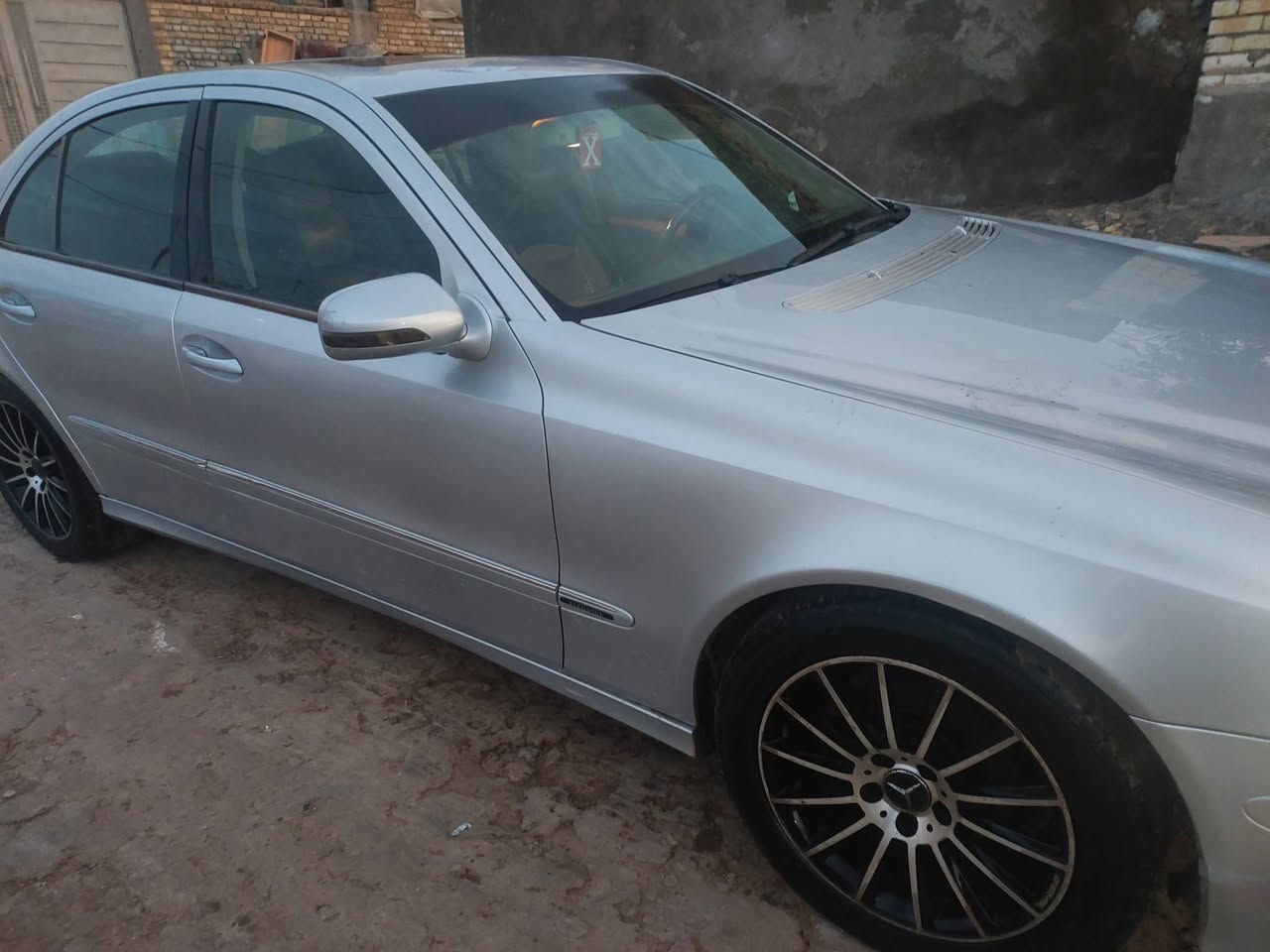 للبيع مارسيدس e200  موديل  2008  رقم أربيل  سيارة جاهزة من كلشي
تحويل او وكالة  فتحت سقف  كشنات جلد كهرباء شاشة عرض محرك بلادي ٤ سلندر  توربو  السعر 135   وبيها مجال 
للاستفسار *********** 
غير متواجد على الفيس
