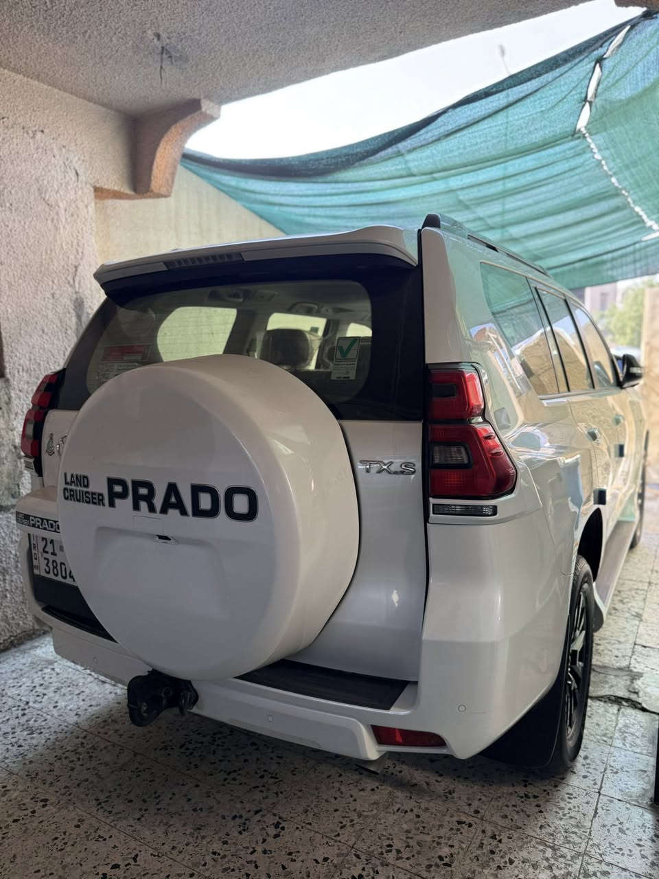 السلام عليكم للبيع برادو 2023  TXS ساز رقم سليمانية ب اسمي شخصيا ماشي 64 الف حقيقي
سيارة بيها مكانين بارد كلش صغار و براغي البنيد مفتوحة فقط و السونار مرفق بالمنشور مع الصور  باقي سيارة مكفولة كفالة عامة 

مواصفات بصمة فتحة سبير تعليك 7 راكب 3 قطع تبريد كامرة خلفية حساسات امامي و خلفي تحكمات استيرن جهتين كشنات جلد كشنات الأمامي كهرباء شاحن وايرليس و باقي مواصفات المعروفة 

مكان السيارة بغداد 

رقم الهاتف ***********
