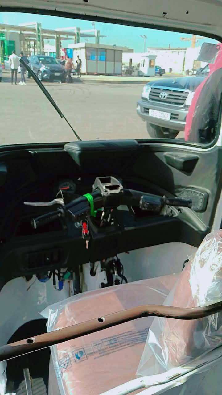 سلام عليكم تكتك 21 رقم وسنويه بيه ضربه مصفحه وضربه بلغد البغاي مكفول سعر 7500 مكاني بل زعفرانيه واذه رقمي ***********
