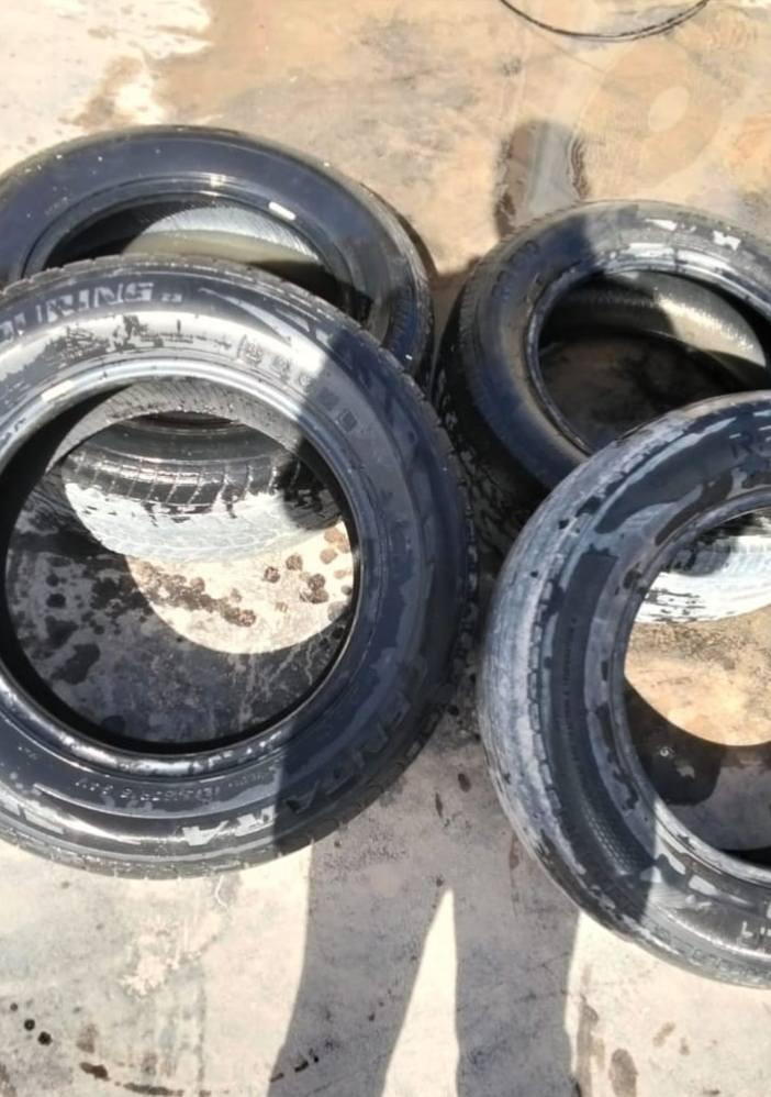 السلام عليكم… يوجد👇 تايرات+وياله+استدات+كباتهن / كلهن جدد شرط الشد / السعر 175 وبيهن مجال قليل يرهمن على اي سياره حجم 15/هاتف***********
