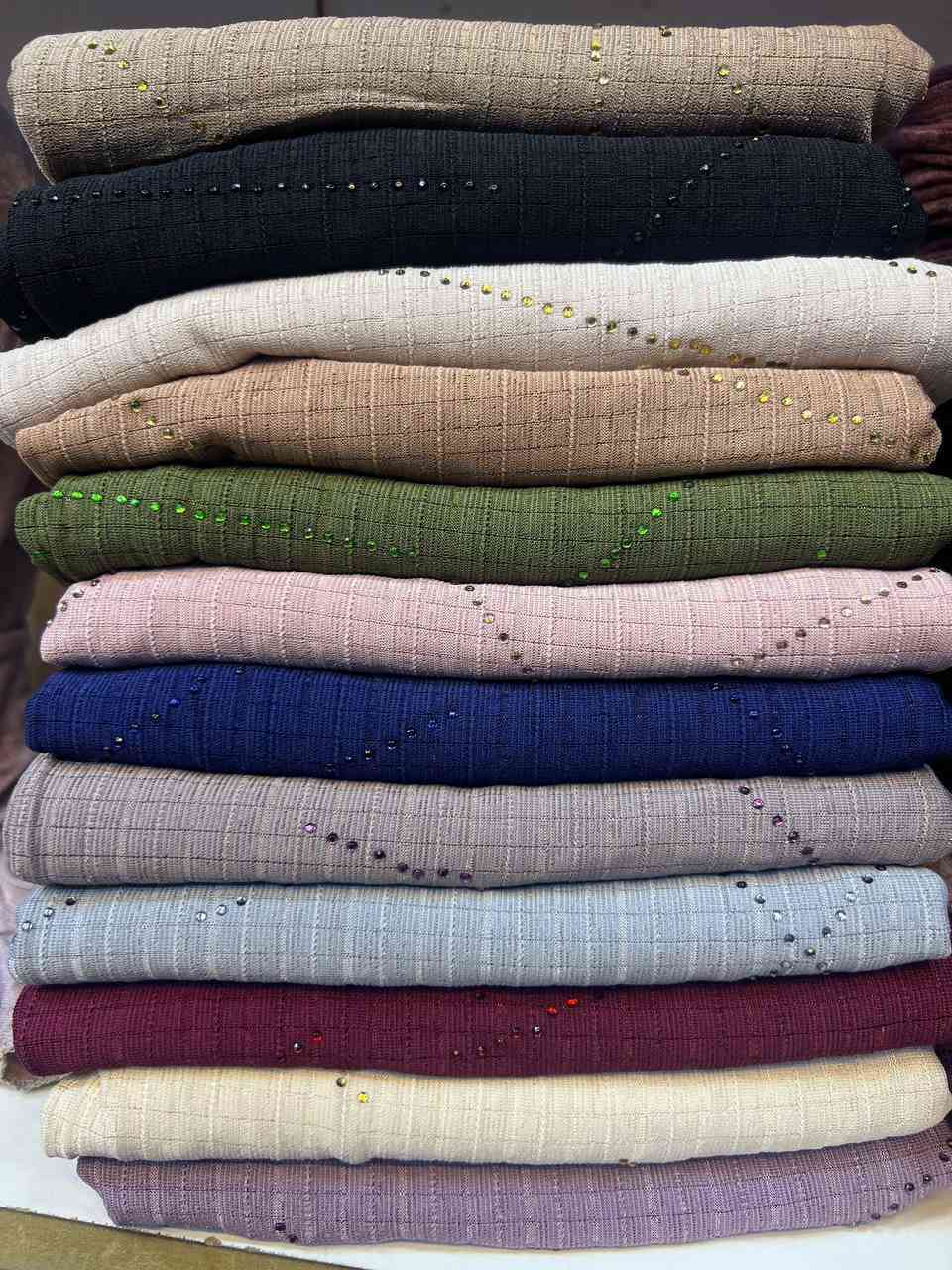 شيله فانيلا قطن كويتي الاصلي ستراس بلون الخامه شرط الفحص
يتوفر بعدة نقشات ستراس 

27 الف سعر الدرزن


**إذا كنت صاحب هذا الإعلان وتريد حذفه لأي سبب، رجاءا أرسل رسالة إلى الدعم الفني**