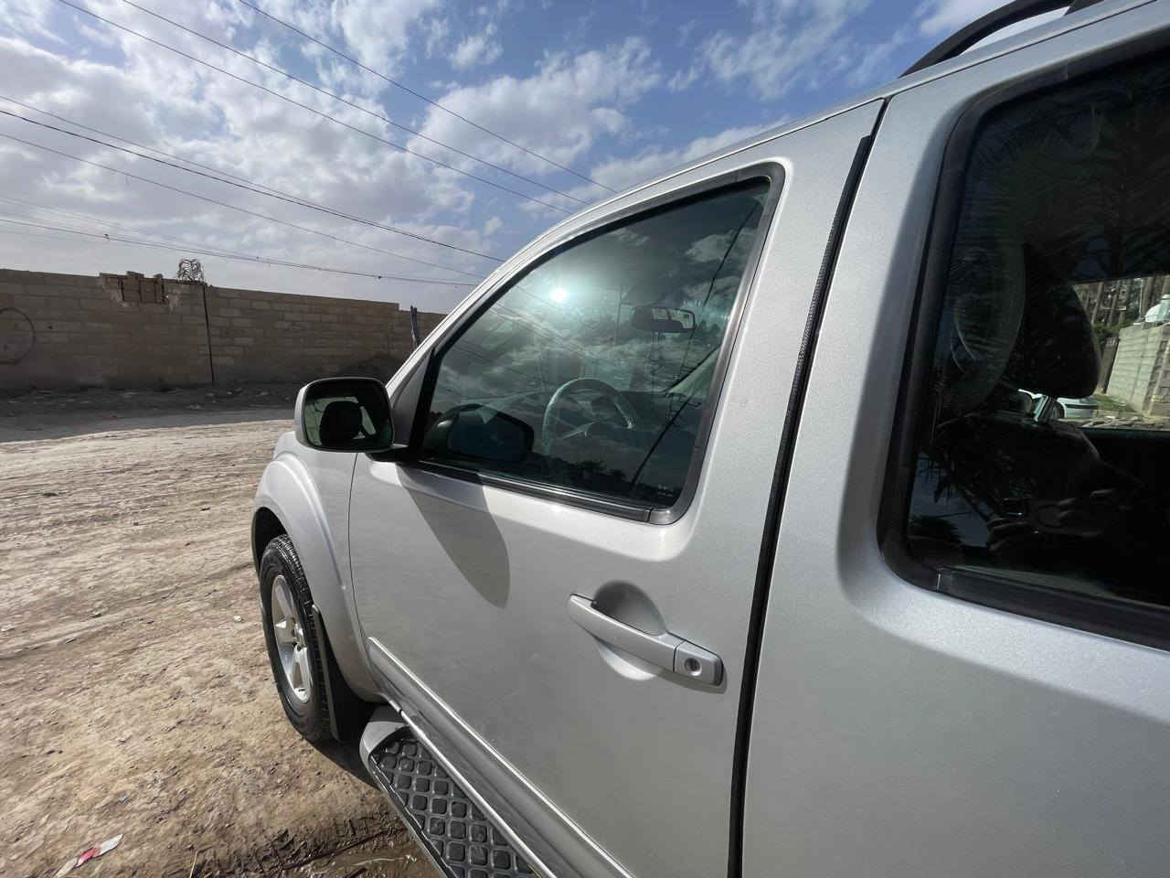 سلام عليكم للبيع نيسان باثفندر 2011 سياره نضيفه مابيها حادث وارد امريكي سياره تبريد شغال ثلج🥶سياره رقم بغداد مشروع وطني 
سياره ماشيه 135الف مكفوله من الحوادث محرك سياره 4000 سياره بس دعاميه لاماميه صبغ مكان سياره بغداد العامريه سعر سياره خاص 
رقم *********** الوتساب
