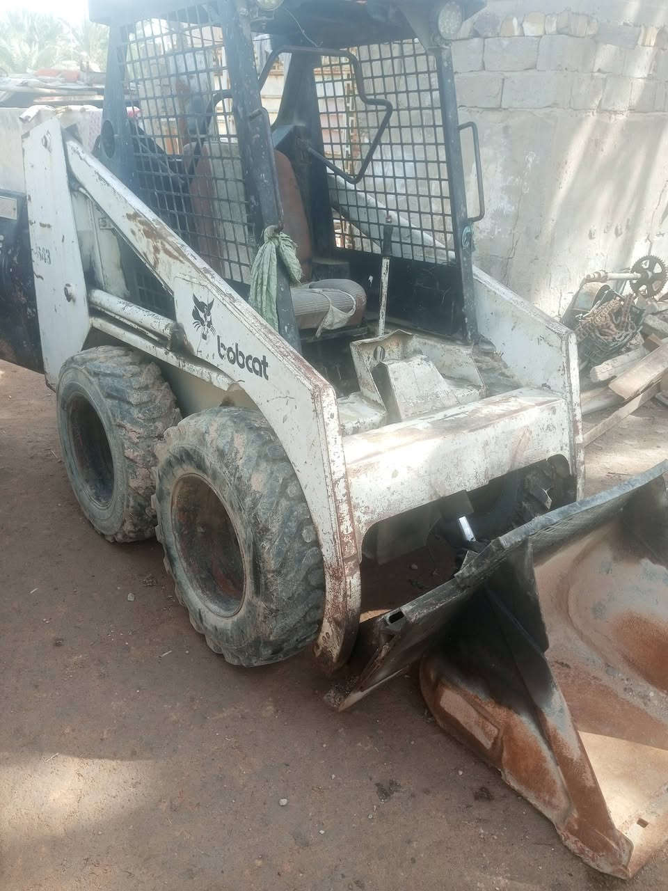 السلام عليكم شفر للبيع مكفول ماكينه مضخات كله***********
