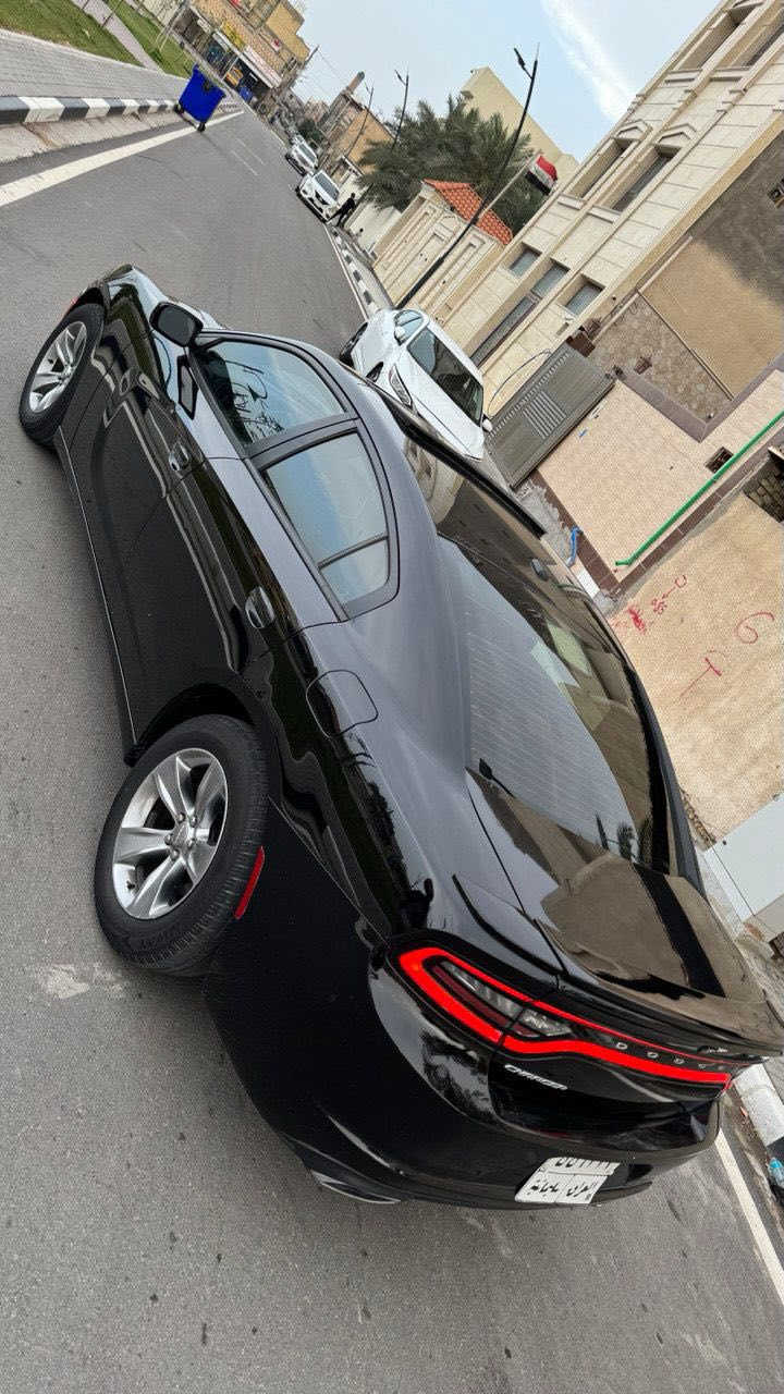 سلام عليكم جارجر 2015 اصل رقم سليمانيه سنويه لل٢٧ فولsxtمعروفه مواصفاته بيه ٤ قطع بيبان ٣ ول صندوك فقط فتح ليبل واحد سياره كنديه عينه 260 مكينه كير تبريد كله جاهز مكان سياره لبصره سعر ١٨٠ رقم لهاتف ***********
