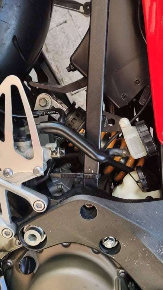 السلام عليكم اللهم صل وسلم على نبينا محمد
للبيع دراجة افوراي
دراجة كارتون 
مكفولة من كفرات بلاد 
اكفلها من كلشي
محرك 600
بانزين محسن 
كهربائيات كلها شغاله
منظومة زنون متكاملة بيهااا
منفيس أوراق كاملة
دراجة بحالة الوكالة 
والحمدلله درجه مال جناي 
الشراي يتصل اويراسلني واني خادم 
مكاني بغداد الشعب تقاطع عدن 
رقمي ***********
