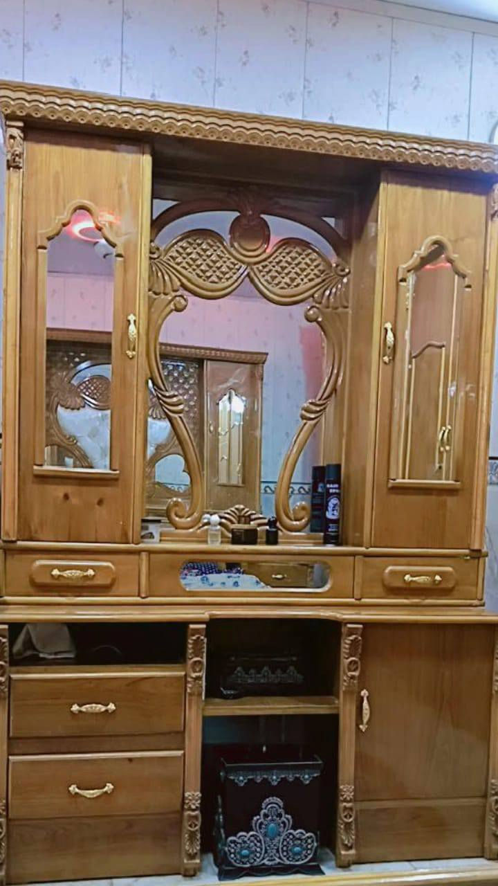 للبيع سعره مليون و100 اتصل ***********
