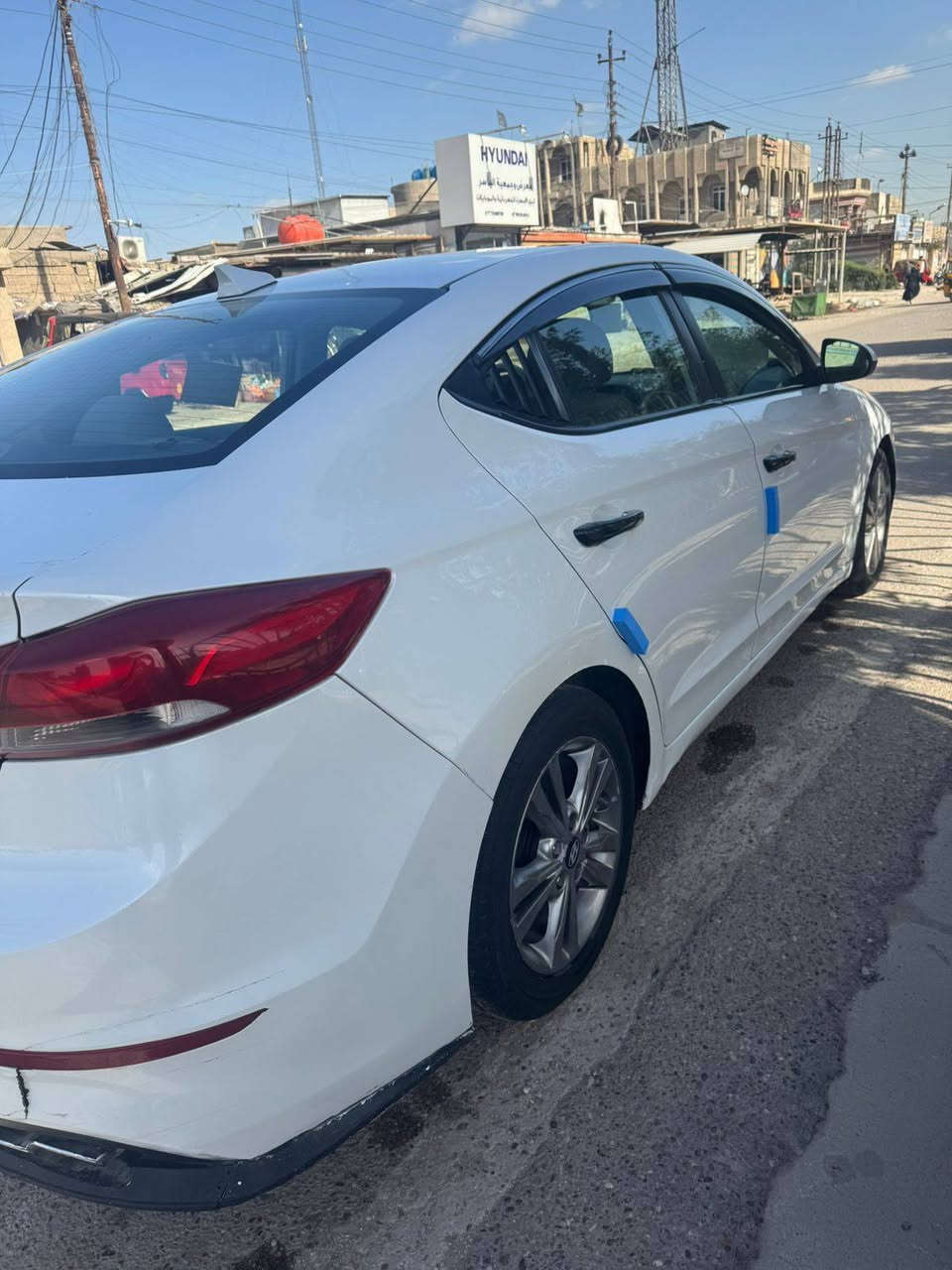 السلام عليكم النترا 2017
امريكي داخلة كلين 
سونار مرفق مع الصور 
كير محرك مكفول 
حدادية تبريد تخم تاير جدد
مواصفات معروفة 
باسم شركه تحويل مضمونة 
المكان بغداد العبيدي 
الرقم ***********
السعر 118
