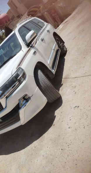 لاندكروز 2010 محدثه 2021 بس لخارج لسياره بدون حادث بس قطعه بيها صبغ بسمي تحويل ثاني يوم  لسعر 280
رقم ***********
