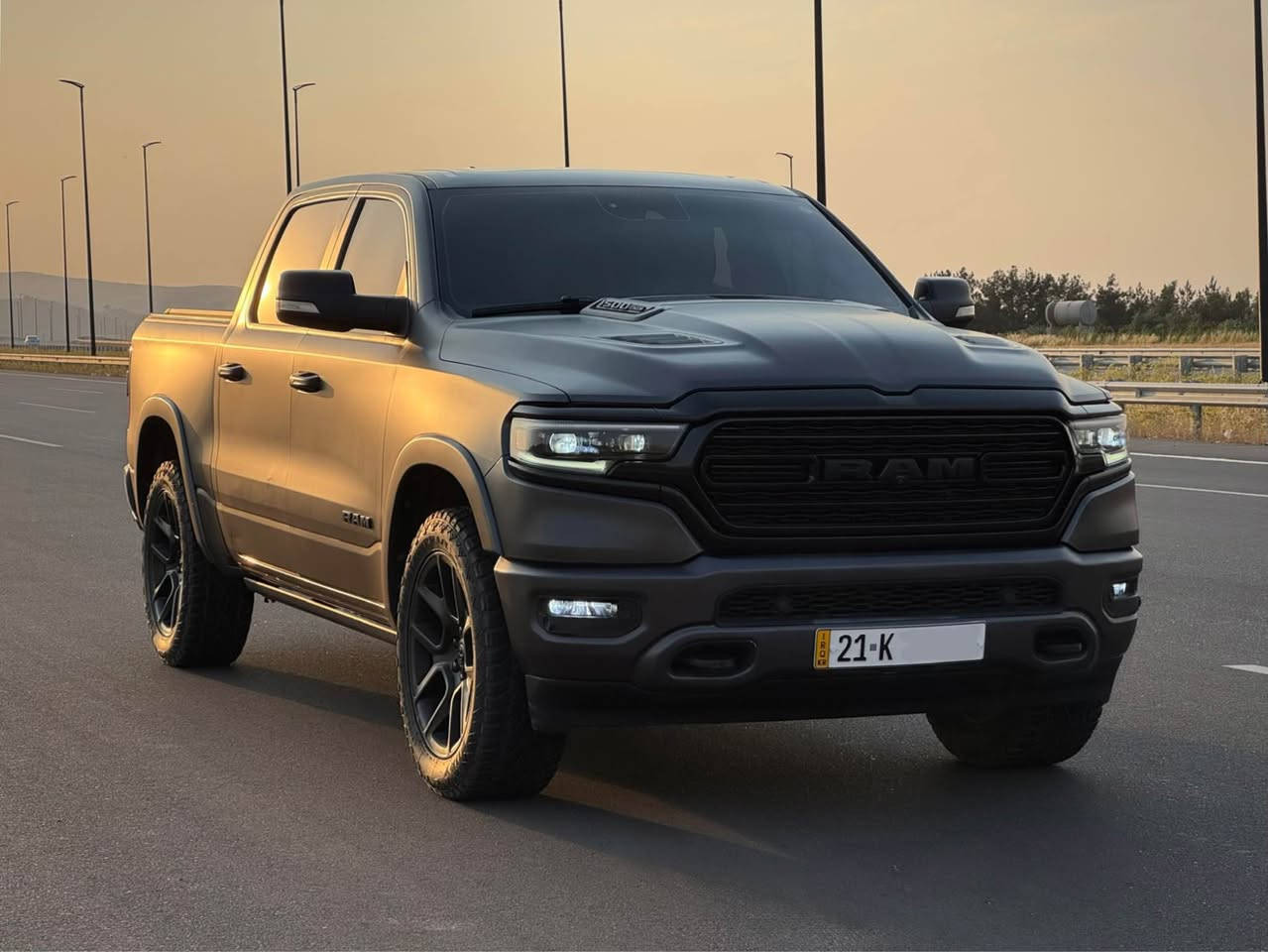 كوردی / عربی 
‎بسم الله الرحمن الرحيم
DODGE RAM1500 LIMITED BLACK 2022 
تێبینی : تەنها بۆ فرۆشتنە ئاڵوگۆڕ ناکەم 

سەیارەیەکی تا بڵی بە هەیبەت و ڕاقی 
سەنەویو ڕەقەم تازەیە و بە ناوی خۆمەوەیە 
کتابی جامڕەشی %80-%80بۆ کراوە و 11 مانگی ماوە
مەکینە ٨ پستۆن هێمی ٥.٧ هێزی٣٩٥ ئەسپ و
 ٥٥٦ نيوتن مەتر تۆرک توانای ڕاکێشانی ٦ تەنی هەیە
گێڕو مەکینەی بەشەرت نەکراوەتەوە و بێ کێشەیە
تاقمێ تایەو ویلی ٢٢ ئینج ی بۆ بەستراوە 
بۆدی کورت و دەرگا گەورە مەرغوب 
٤٩هەزار میل ڕۆیشتوە 
کامل PPF ی مات کراوە

نرخ 💵 (( 395 )) 💵گەڵاو معامەلە 

قەپات مواسەفات 
پانۆراما و داتاشۆو و دۆسە کارەبا و ئۆتۆ پارک 
دەبڵی هەوایە  و ٤ مۆدی بەرزی و نزمی هەیە 
دەبڵ ئەکسلە 4x4 و ٦ مۆدی لێخوڕینی هەیە 
کوشن جلد و سارد و گەرم و کارەبا و میمۆری 
پایدەر و سوکان کارەبا و گێڕ ڤۆلیۆم و برێک بەصمە
سیستەمی مکەبەرەکانی Harman/kardon
لایتەکانی پێشو دوا کامل لیدە و پلاجکتۆرە 
ئاوێنە کامێرە و ٣٦٠ پلە ڕادار و کامێرە و حاسە 
ئاوێنەکانی کارەبایین و ڕادار و دژە فول و هیتەر 
ناوی کامل جلدو ساجە داشبۆردو بەرگە دەرگا 
جامی پشتەوە کارەباییە و سڵایدە و سەربۆدی 
سیستەم ساڵانسای بۆ بەستراوە و کۆنتڕۆڵە 
بەرمەجەی حەماوە و سەلامەتی بۆ کراوە 
تەبرید ٤ زۆنە هەر چوار کوشن و سوکان هیتەرە
وایەرلێس چارج و ٤ پۆرتی Type C و USB
و نزامی CARPLAY و ANDROID ی وایەرلێس 
قادرمە و شوێن دەستی بۆدی هەیە 
زۆر مواسەفاتی تر …

سەیارەکە سفری ئێرەیە  و لێرە نيو چەمەلخی دواوە و پەڵەیەک بۆیاخی تێکەوتوە بێ ناوگرتن بێ ئێرباگ بە شەرت 

📍شوێن : سلێمانی 

***********☎️
ڤایبەر و واتصئاپی لەسەرە 
————————————————-
DODGE RAM1500 LIMITED BLACK 2022
ملاحظة/ للبيع فقط بدون نظام مراوس

ماشاءالله سيارة راقية و عملية و ممتازة جدا 
سنوي و رقم جديد و باسمي و تحويل مباشر 
وياها كتاب تضليل ٪؜٨٠ - ٪؜٨٠  و بقي ١١ شهر 
محرك ٨ سلندر ٥.٧ هيمي قوة ٣٩٥ حصان 
و ٥٥٦ نيوتن متر تورك و قدرة سحب ٦ طن
گير و محرك و أكسل مامفتوح كل بشرط 
شدينا تاير و ويل نص جبلي جديد ٢٢ انج 
بدي قصير و باب كبير مرغوب 
ماشي ٤٩ الف ميل فقط 
و سوينا كامل PPF  

سعر 💵(( ٣٩٥ )) 💵ورقة و بيها مجال 

فول فول مواصفات ١/١ 
بانوراما و داتا شو و دوسات كهرباء و اوتو بارك
دبلات هوائي ( جك ) و ٤ مستويات 
فورويل 4X4 و ٦ وضام قيادة وبريك بصمة 
كشنات جلد و كهربائي و تبريد و تدفئة و خزن 
گير فوليوم و مستوي ستيرن و سكليتر كهربائي 
سستم سماعات Harman/kardon مشهور 
لايتات أمامية و خلفية كامل LED و بروجكتر 
مري كاميرا و ٣٦٠ درجة رادار و حساس و كاميرا 
مراية شفت و كهربائي و ضد الفول و رادار 
داخل سيارة كامل جلد و صاج داشبورد وابواب
جام خلفي فتحة و كهربائي و علية كامل كفر بدي 
و عليه سستم صالانسا عن طريق ريموت 
و سوينا برمجة حماوة و فول سيفتي 
تبريد ٤ زون و ٤ كشن و ستيرن تدفئة 
شحن لاسلكي و ٤ مكان USB و Type C
و نضام CARPLAY-ANDROID لاسلكي 
بعد هوای مواصفات…

سيارة وكالة كوردستان 
و هنا صار بي نص جملغ خلفي و شبر صبغ 
بدون دواخل و بدون ارباك بشرط كل شي

📍عنوان: سليمانية 

***********☎️
فايبر و واتساب موجود السليمانية, العراق
